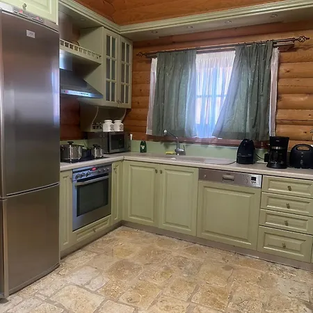 Katia Villa Ajókambosz